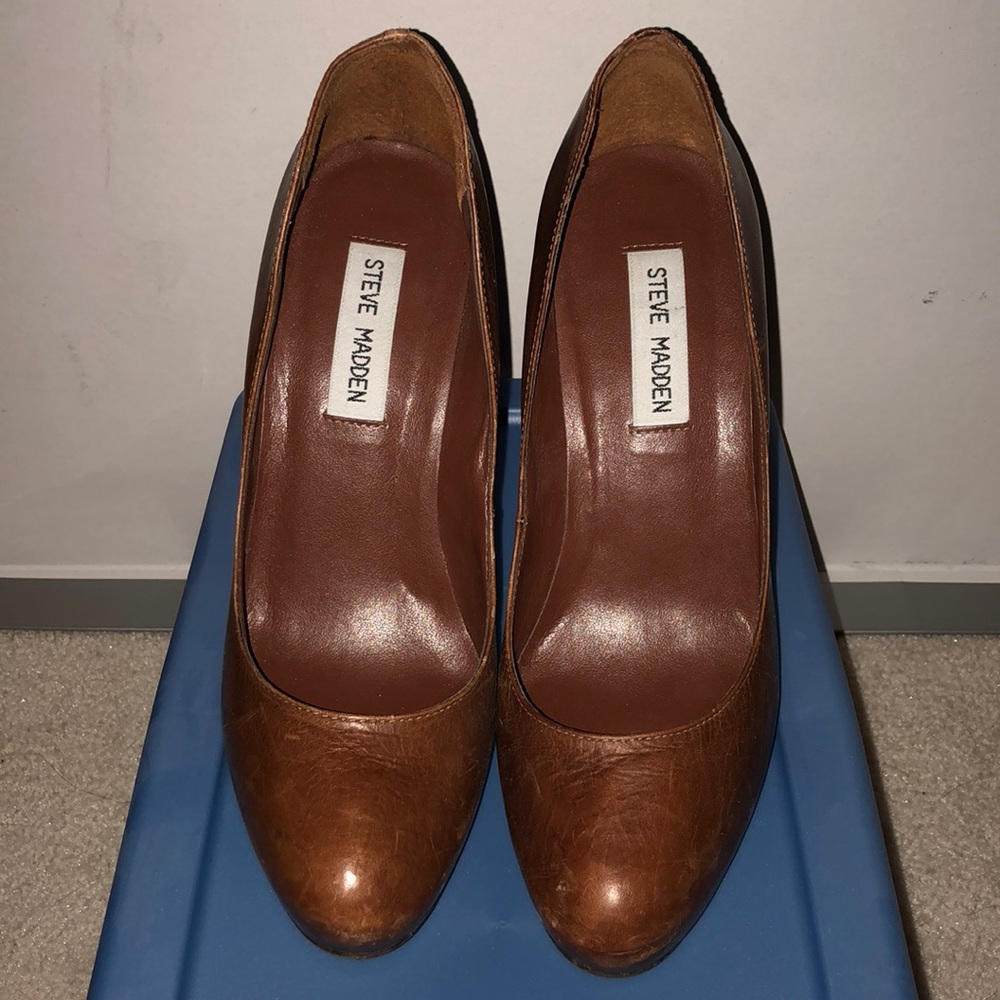 Brown Steve Madden Round Toe Heels